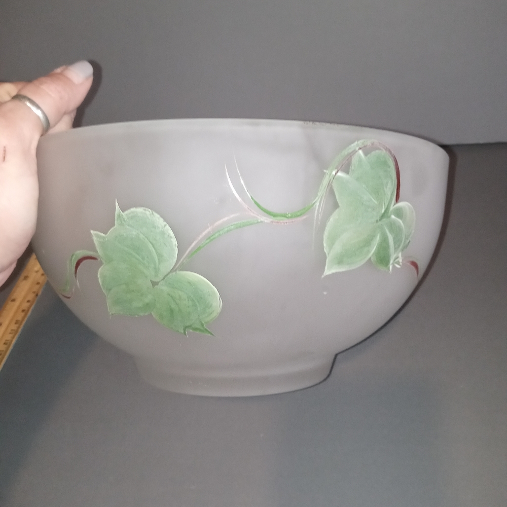 1950's  Atlas glass Co.  " Gay Fad " frosted salad bowl.
